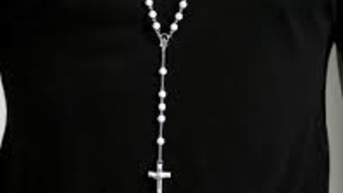 Is wearing a rosary around the neck sacrilege? Jesse Romero